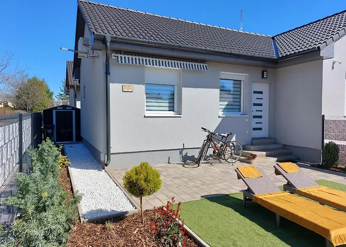 Holiday home Harom Testver